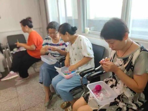 紅色助力 領航公益——徐水儀器廠社區(qū)開展老少樂DIY公益鉤織培訓活動
