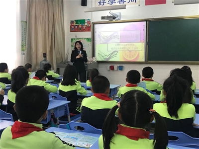 吉林市市場(chǎng)監(jiān)管局進(jìn)校園 筑牢校園食品安全防線